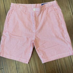 Men’s Vineyard Vines Red and White seersucker